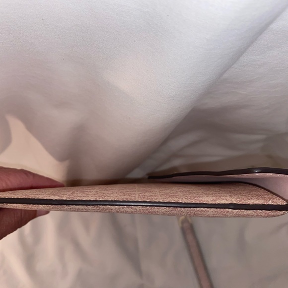 Authentic NWOT Michael Kors Blush Pink XL Monogram Clutch Handbag - Picture 5 of 8